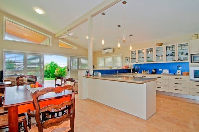 19 Markham Avenue, RUNAWAY BAY QLD 4216, Runaway Bay - Thumbnail 5