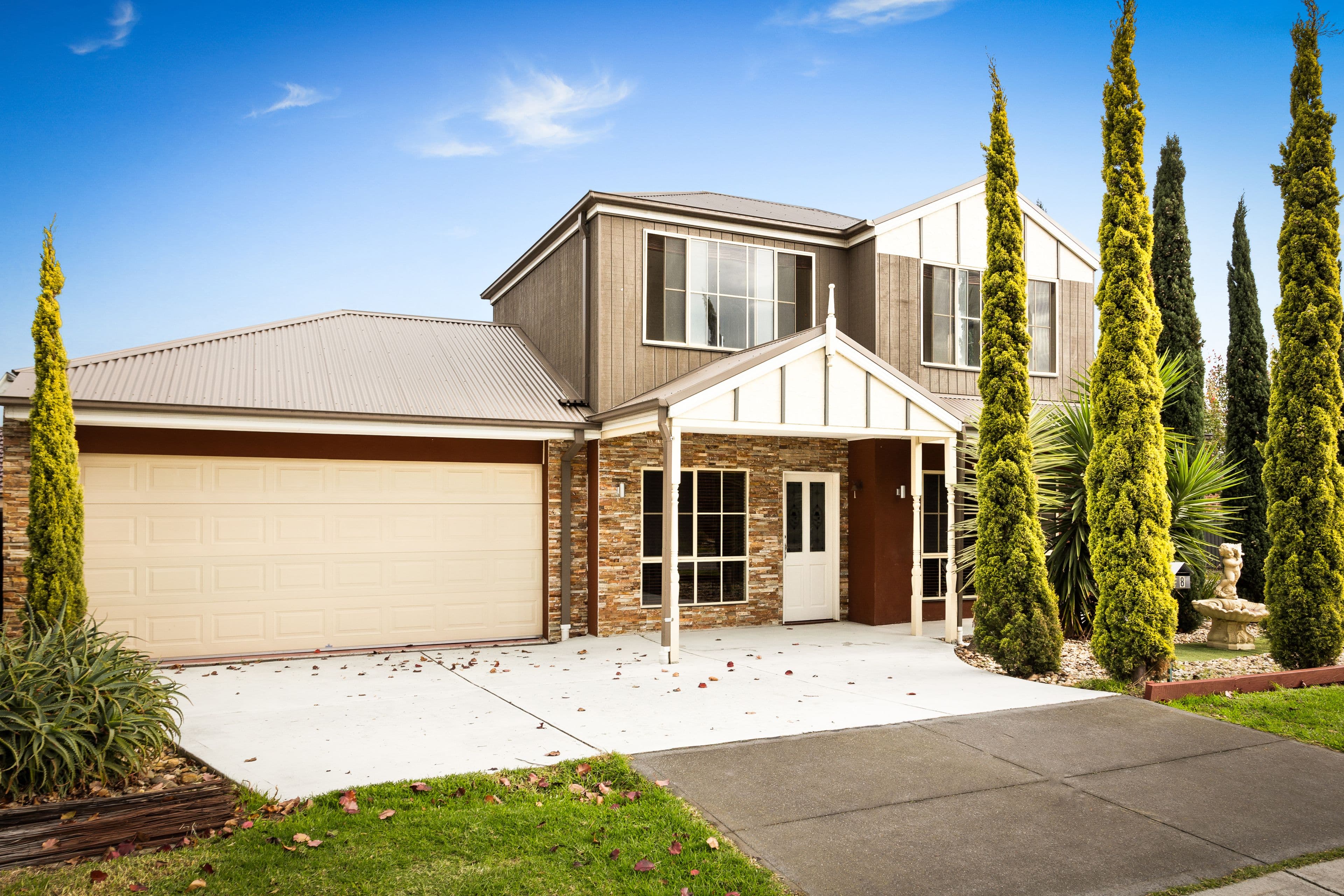 8 Lawrence Close, Pakenham VIC 3810, Pakenham - Image 1