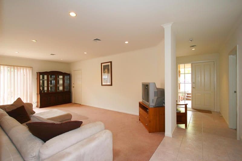 9  Lumeah Court, DINGLEY VILLAGE VIC 3172, Dingley Village - Thumbnail 2