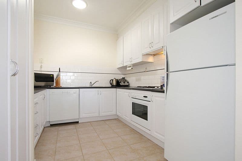 34 Heath Avenue, OAKLEIGH VIC 3166, Oakleigh - Thumbnail 3