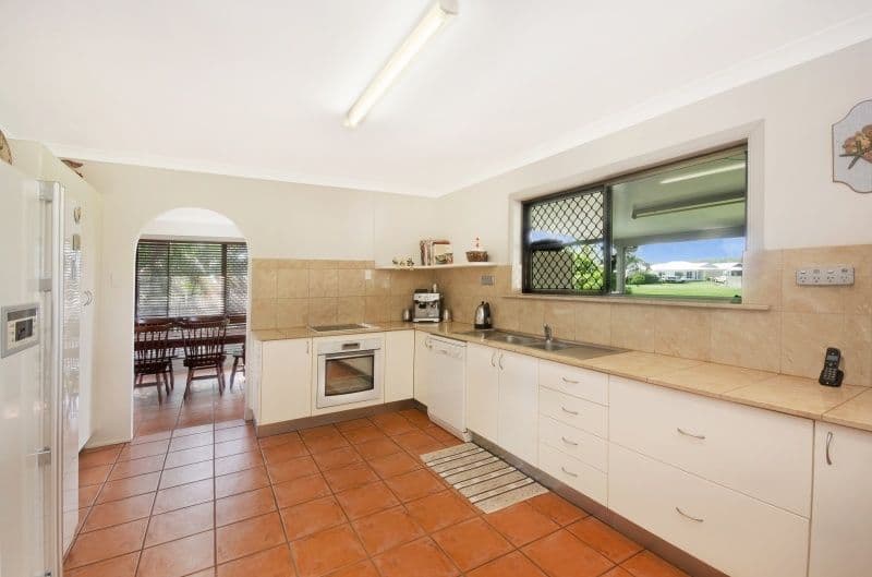 6 Lotus Court, BUSHLAND BEACH QLD 4818, Bushland Beach - Thumbnail 3