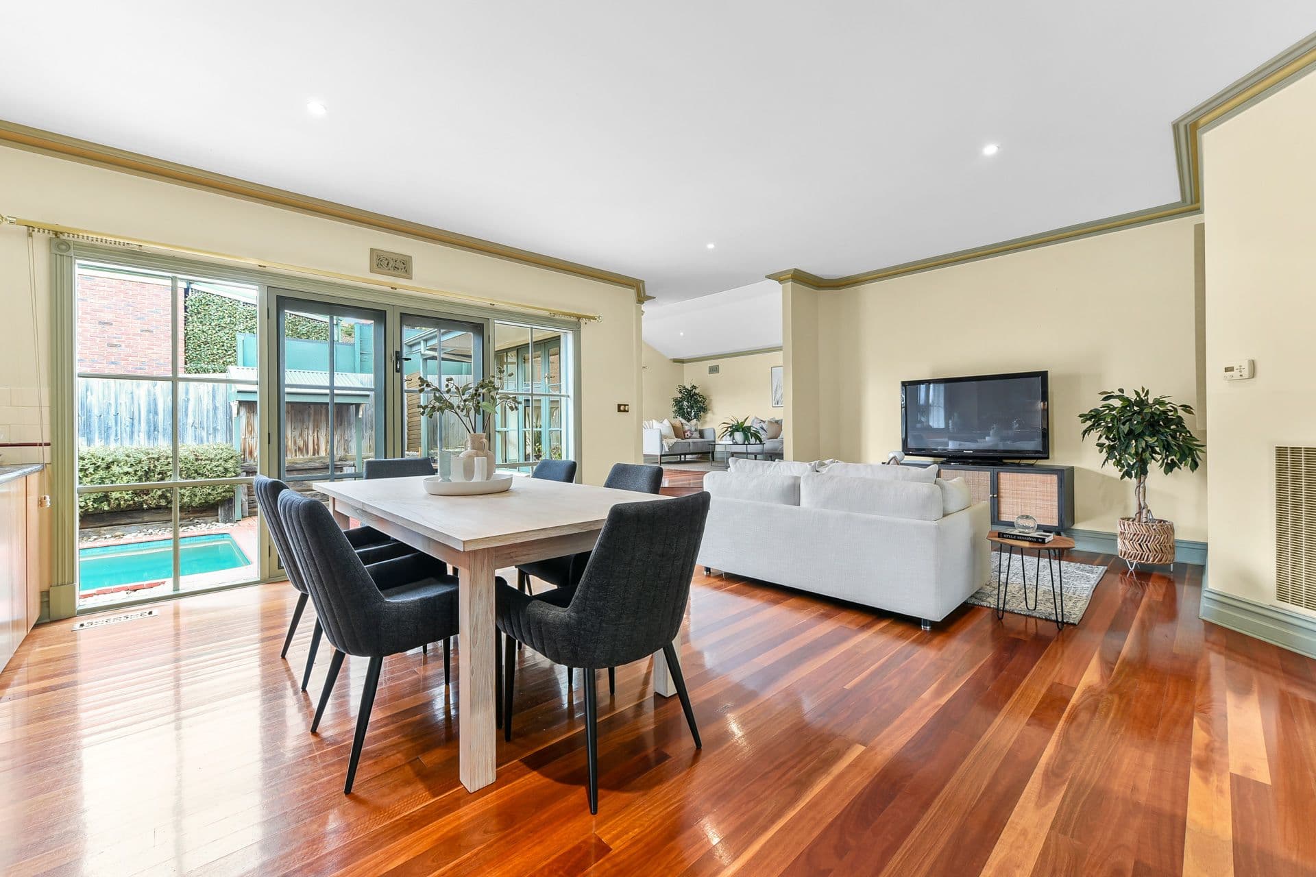 43 Telford Drive, Berwick VIC 3806, Berwick - Thumbnail 2