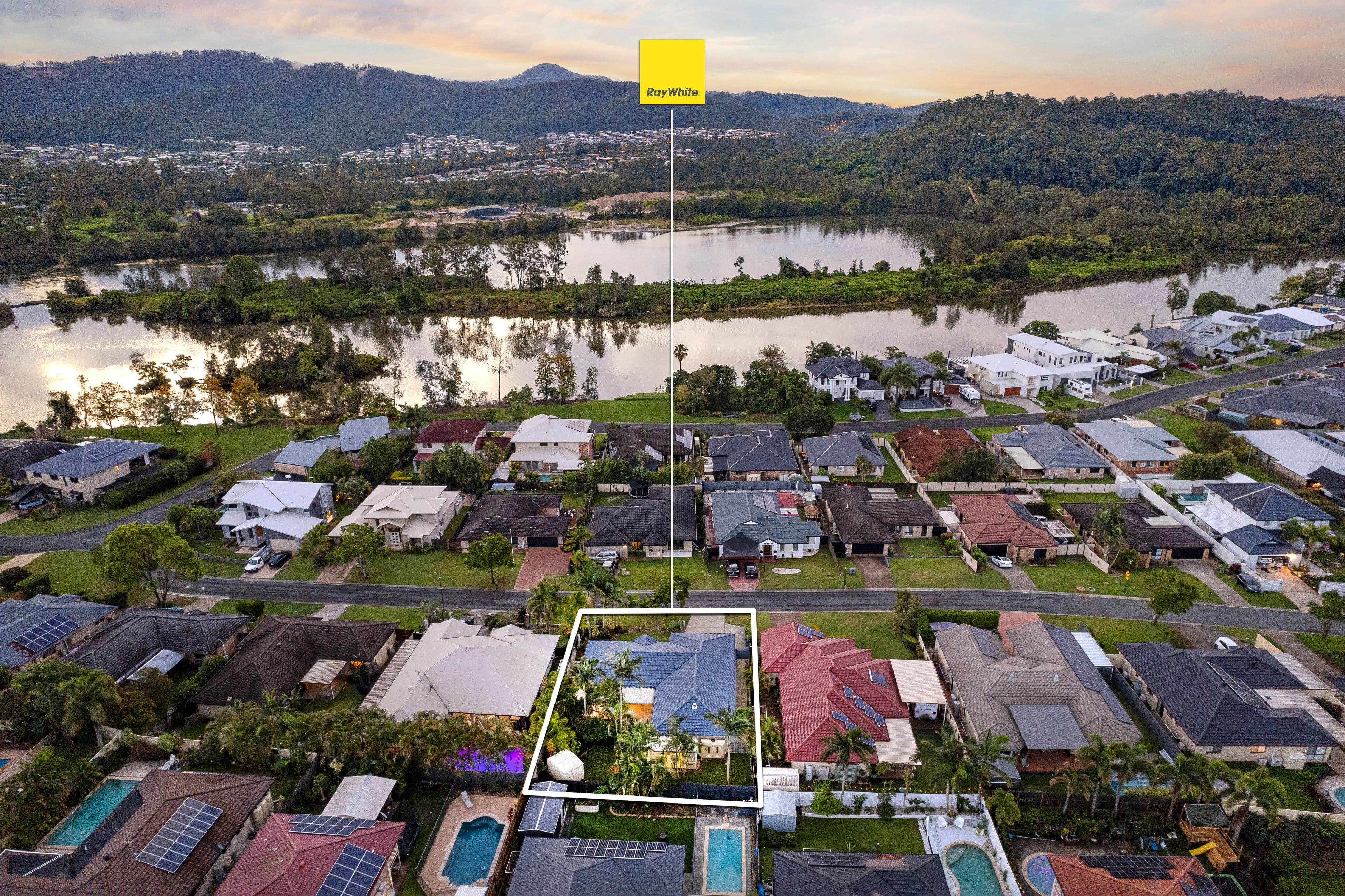 32 Roseapple Circuit, Oxenford QLD 4210, Oxenford - Thumbnail 2