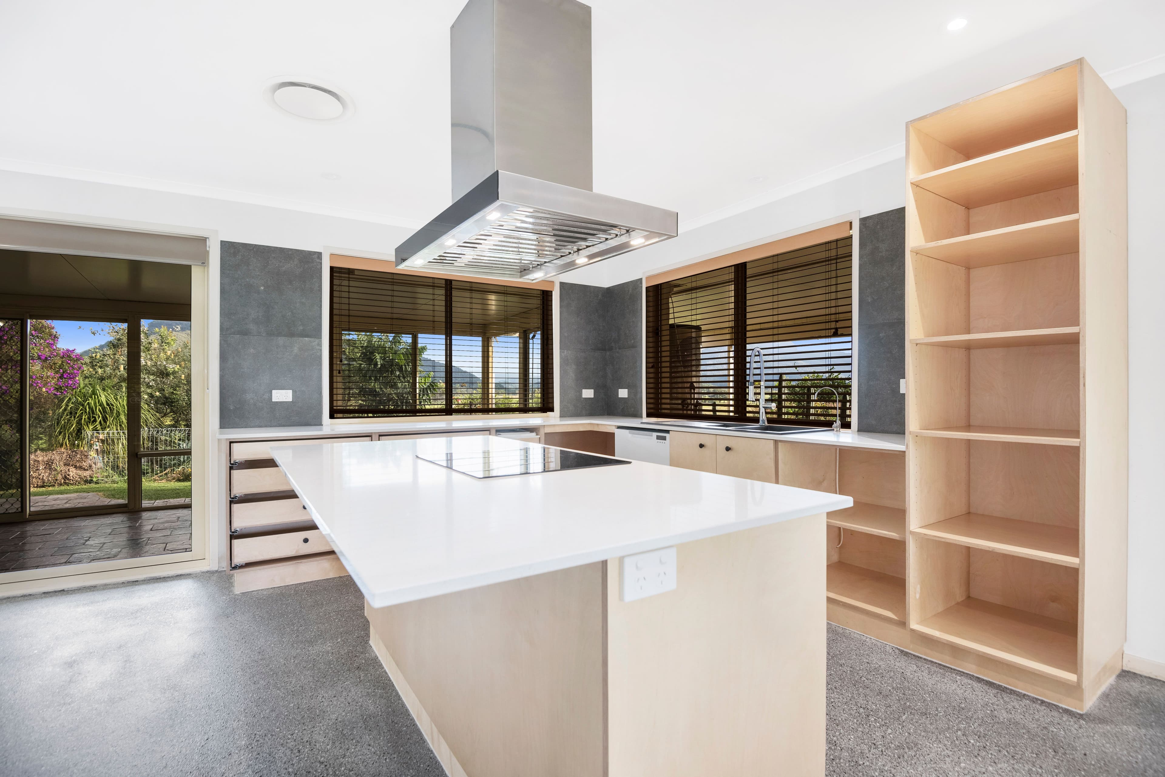 8 TULIPWOOD Court, Murwillumbah NSW 2484, Murwillumbah - Thumbnail 2