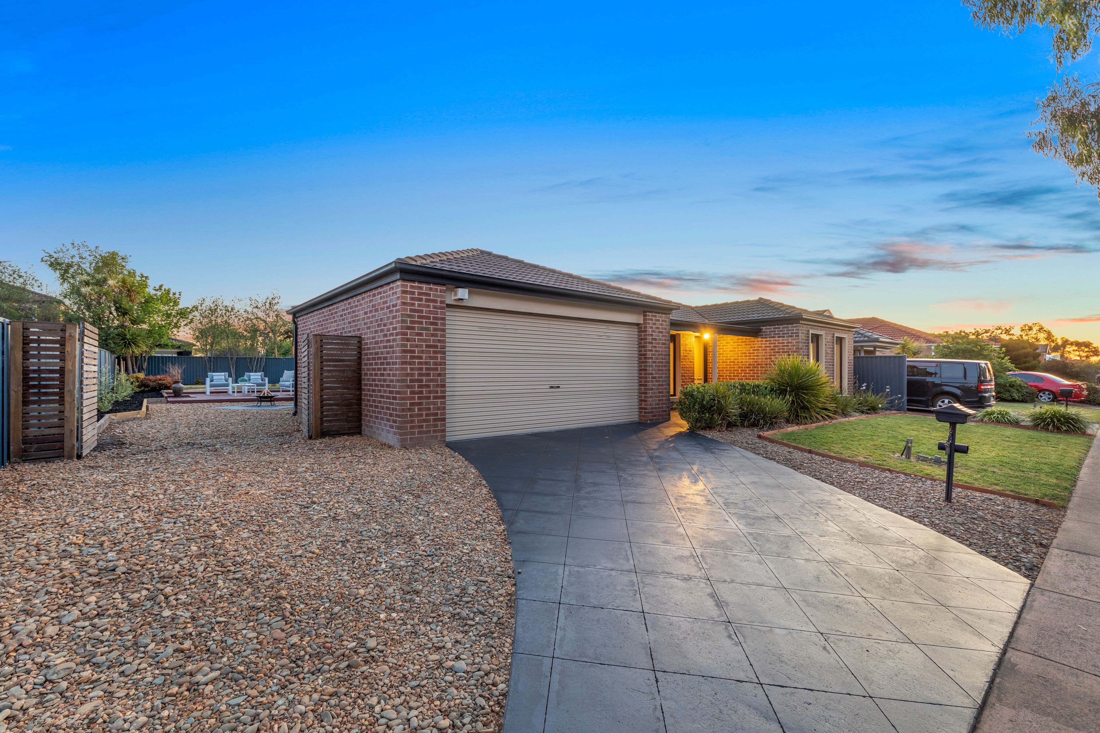 45 The Parkway, Pakenham VIC 3810, Pakenham - Thumbnail 2