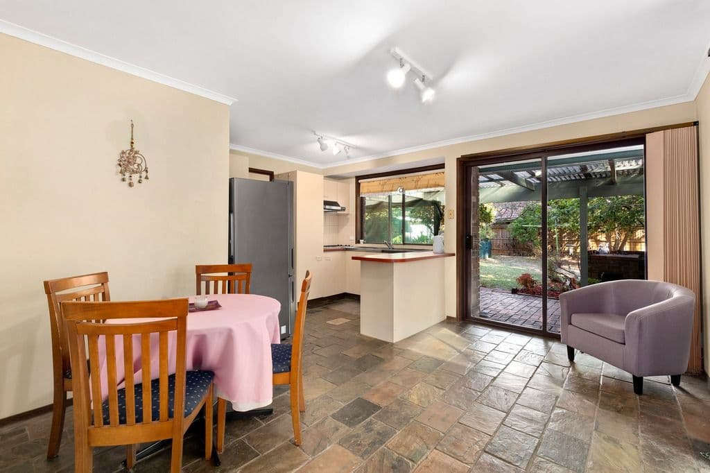 26 Toolimerin Avenue, Bayswater North VIC 3153, Bayswater North - Thumbnail 2