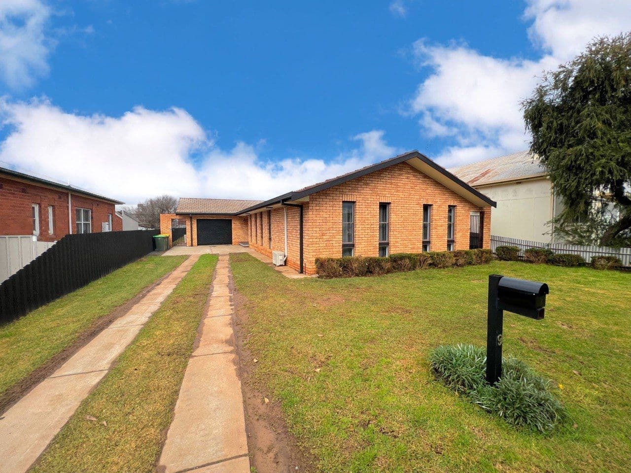 9 Grenfell Street, Parkes NSW 2870, Parkes - Image 1
