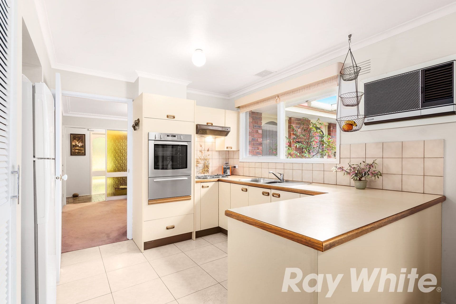 11 Madigan Crescent, Mill Park VIC 3082, Mill Park - Thumbnail 3
