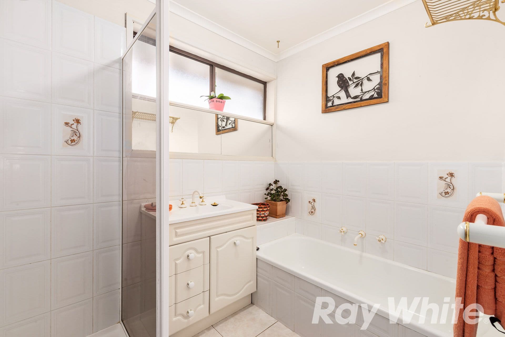 11 Madigan Crescent, Mill Park VIC 3082, Mill Park - Thumbnail 7