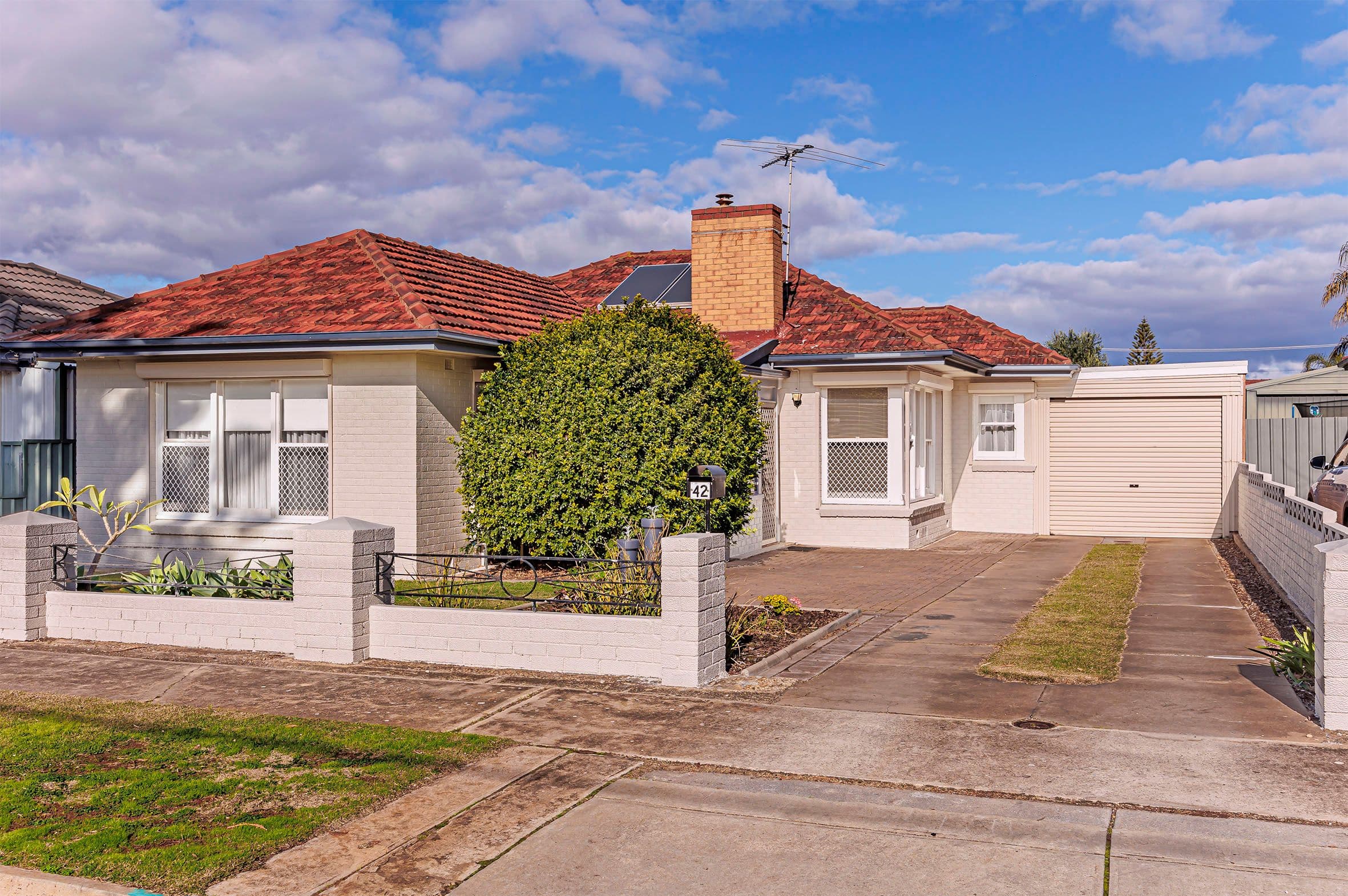 42 Centre Street, Largs Bay SA 5016, Largs Bay - Image 1