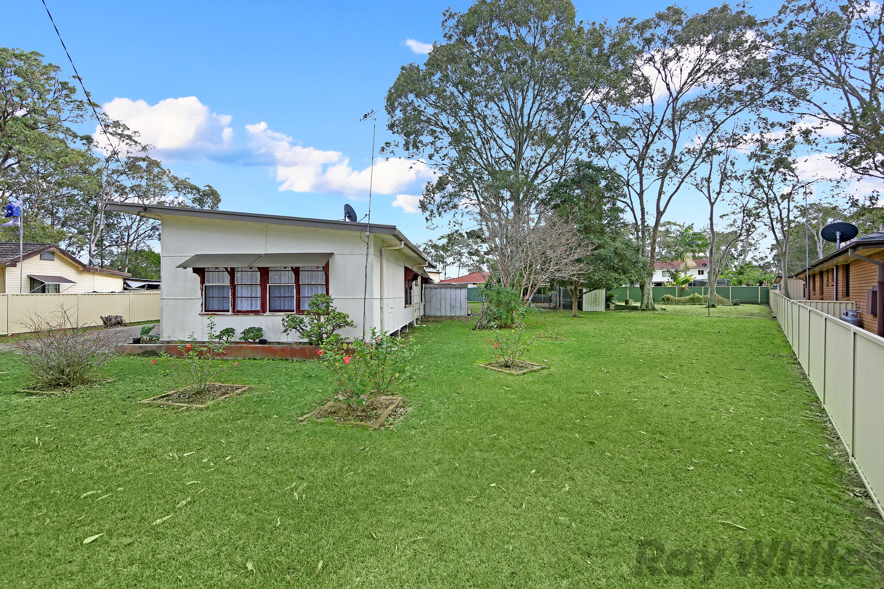 22 Parkside Drive, Charmhaven - Image 1