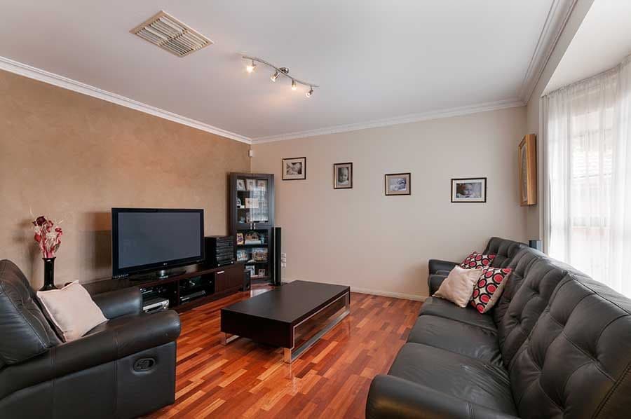18 Harvey Court, Roxburgh Park VIC 3064, Roxburgh Park - Thumbnail 2