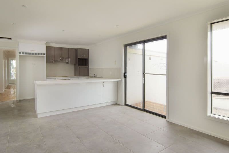 6  Conway Court, SOMERVILLE VIC 3912, Somerville - Thumbnail 4