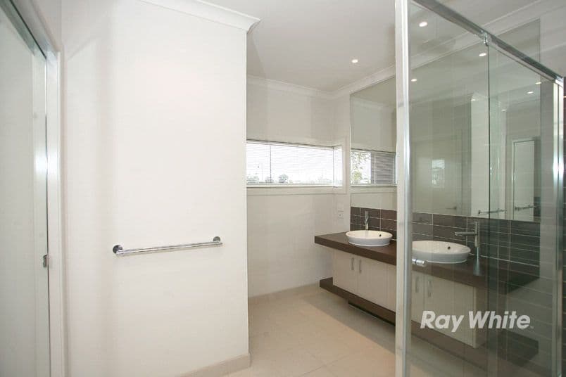 10 Bluemist Circuit, LYNDHURST VIC 3975, Lyndhurst - Thumbnail 2