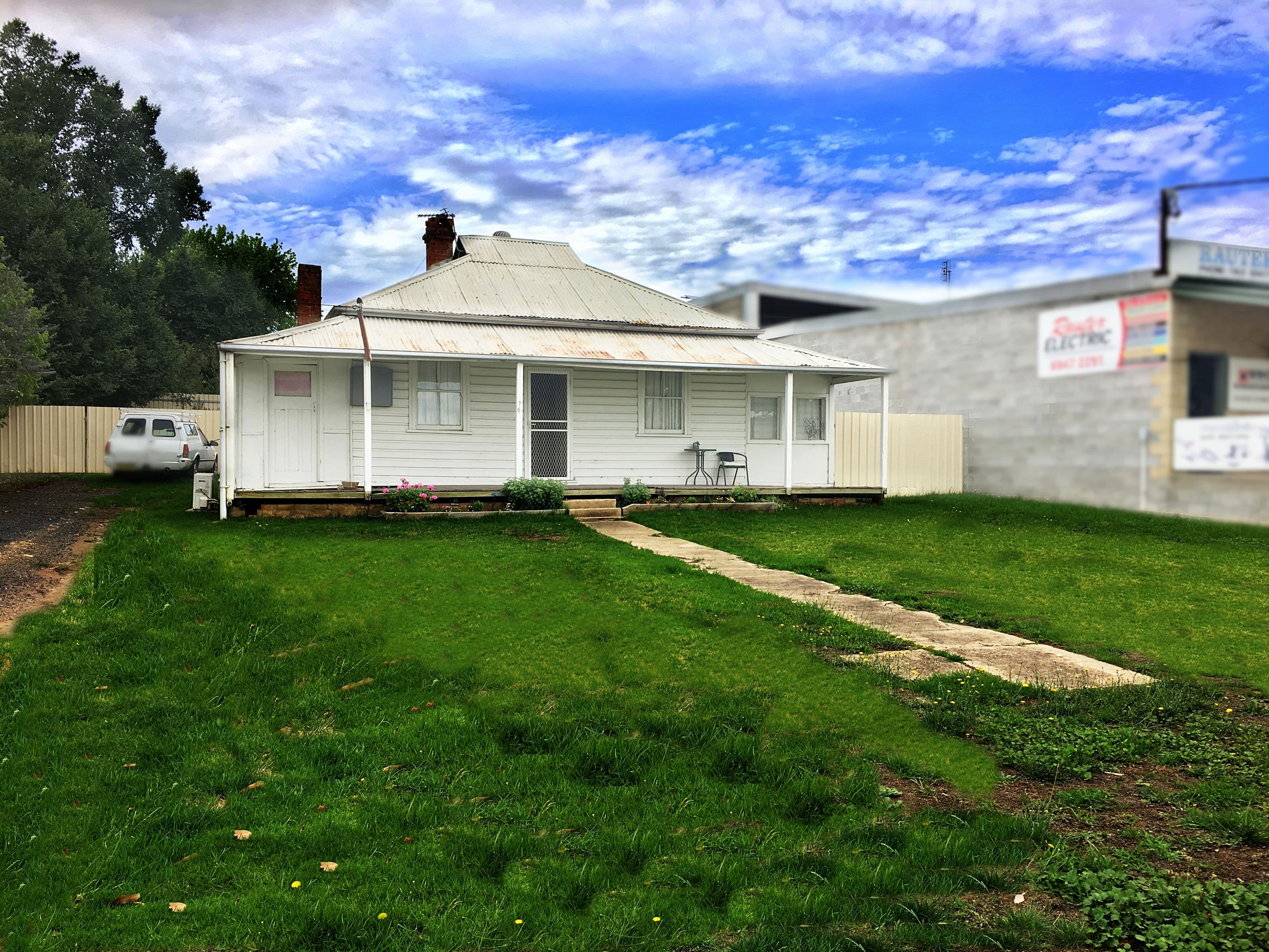 76 Adelong Road, Tumut - Image 1