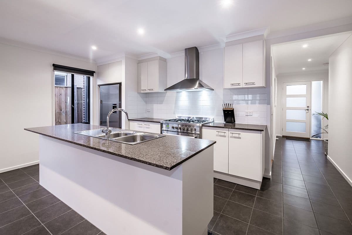 51 Mossey Crescent, Cranbourne East VIC 3977, Cranbourne East - Thumbnail 2