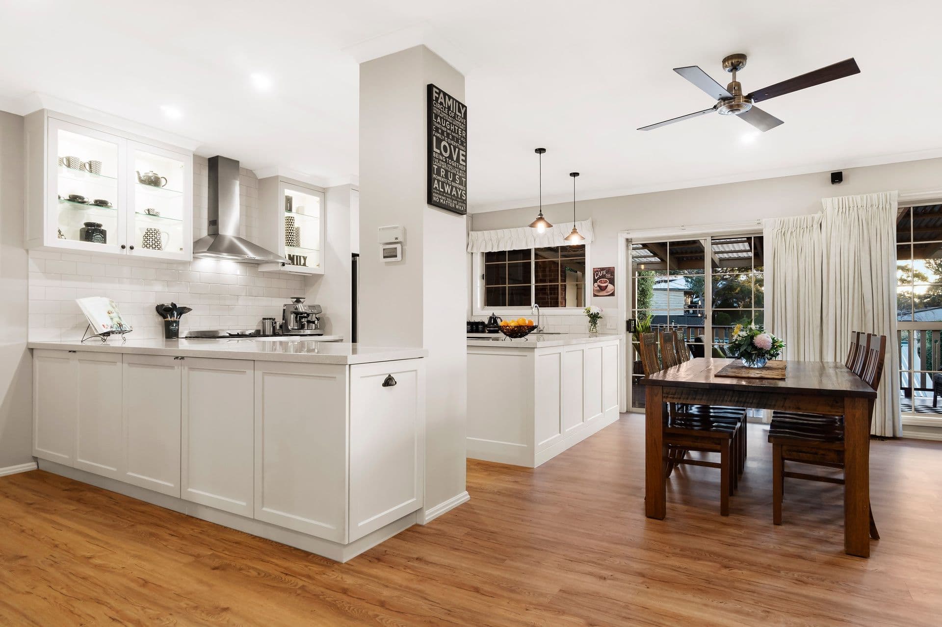 12 Warrington Crescent, Wattle Glen VIC 3096, Wattle Glen - Thumbnail 2