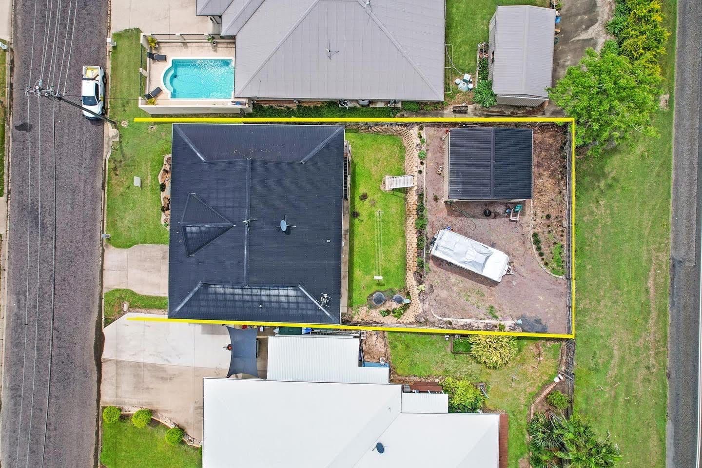 35 Brooksfield Drive, Sarina Beach QLD 4737, Sarina Beach - Thumbnail 2