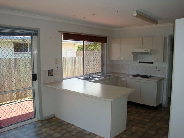 10 Saltpetre Close, Eagle Vale, NSW, 2558, Eagle Vale - Thumbnail 2