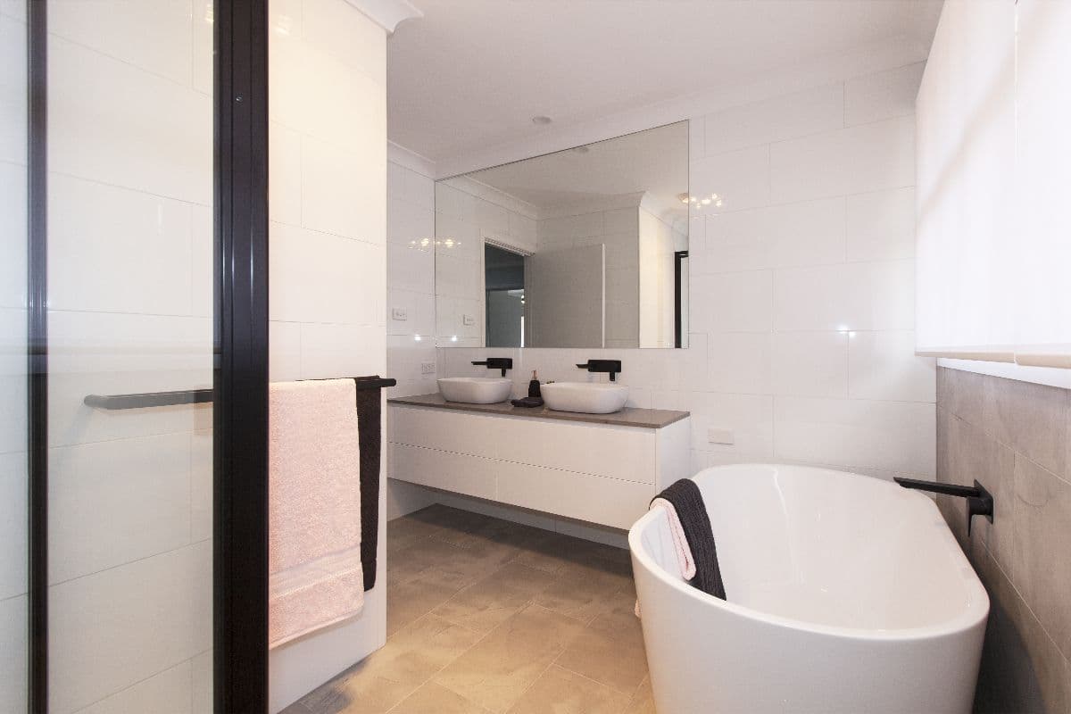4 Lowe Street, Ararat VIC 3377, Ararat - Thumbnail 6