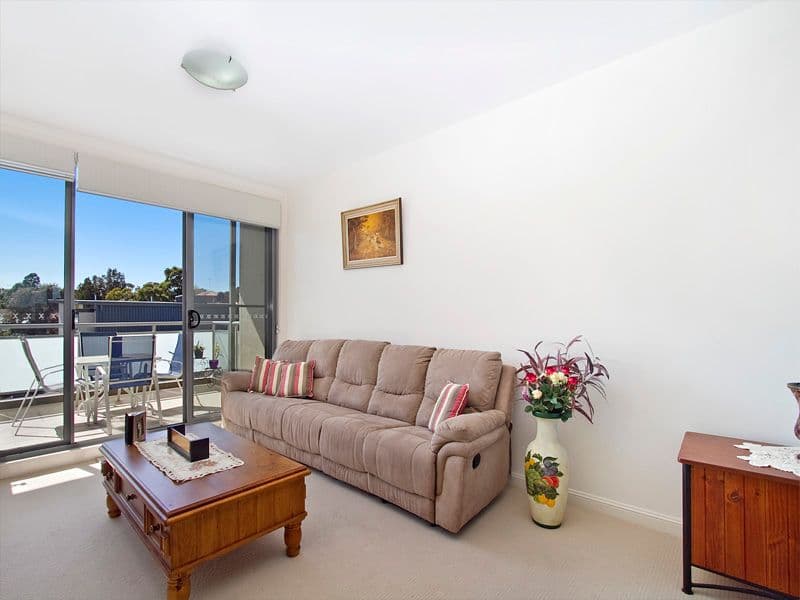 53 Merton Street, SUTHERLAND NSW 2232, Sutherland - Thumbnail 2