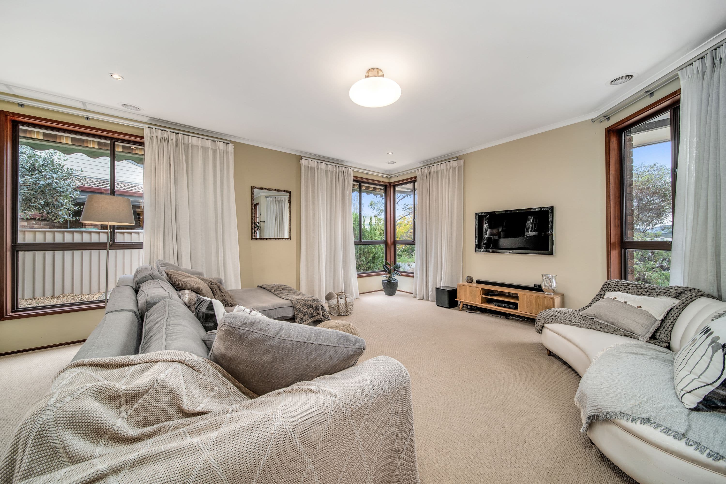 25 Dash Crescent, Fadden ACT 2904, Fadden - Thumbnail 5