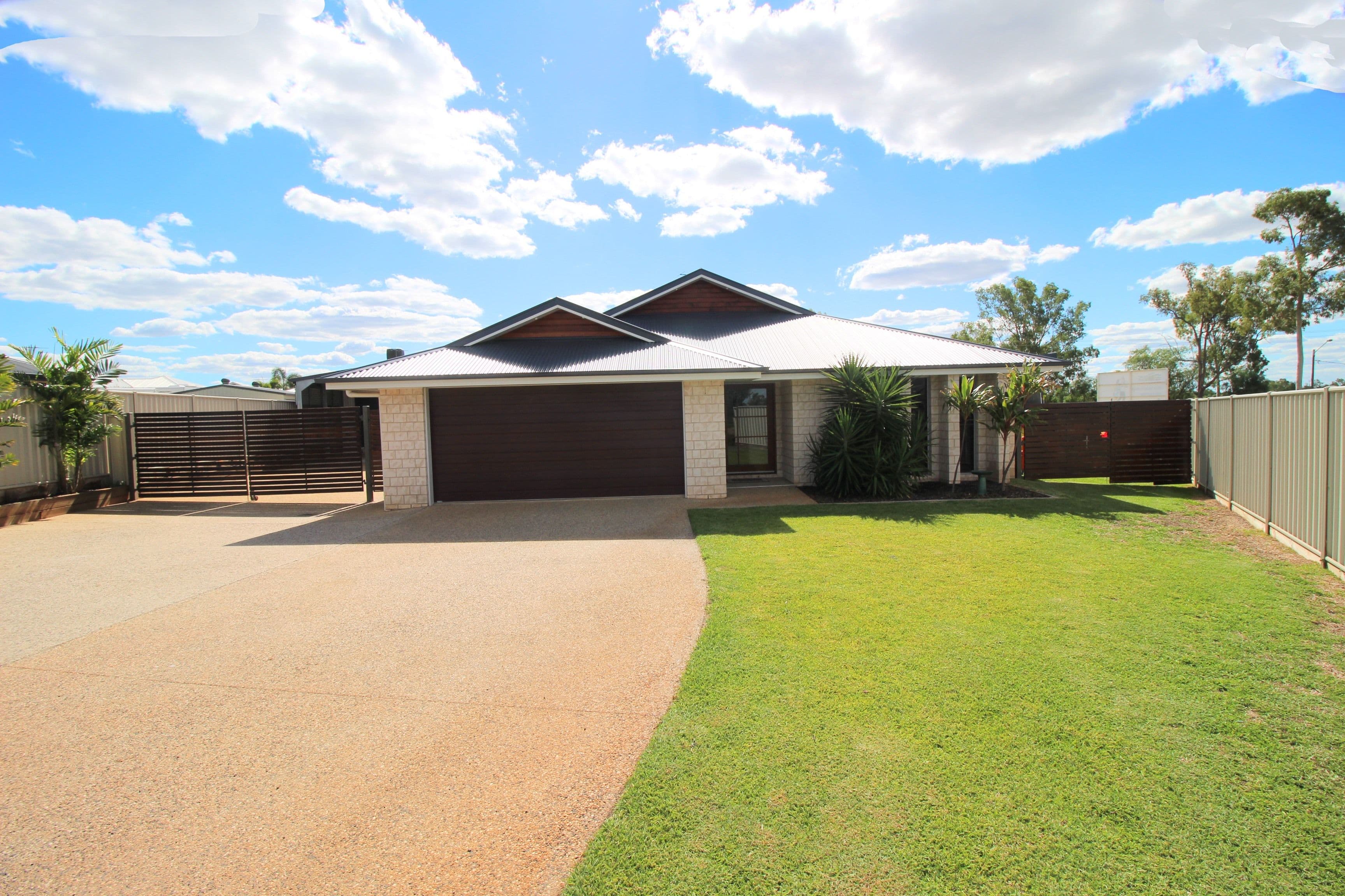 7 Caulfield Place, Emerald QLD 4720, Emerald - Image 1