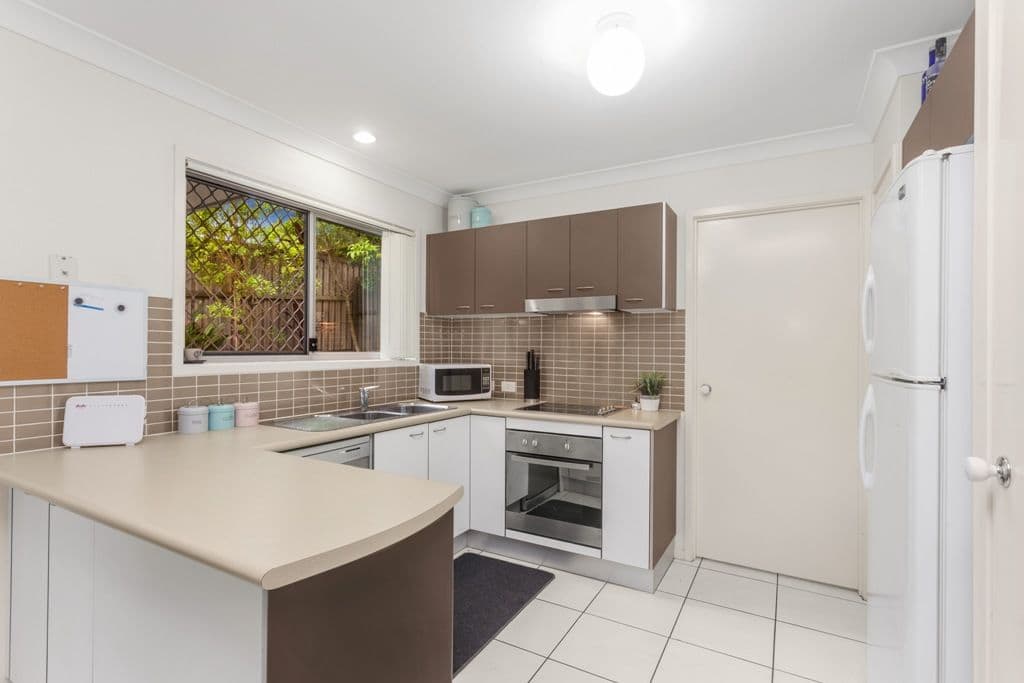 18 Emma Street, Bracken Ridge QLD 4017, Bracken Ridge - Thumbnail 2