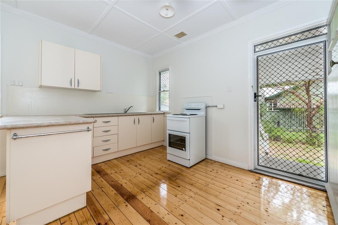 23 Swayne Street, CARINA HEIGHTS QLD 4152, Carina Heights - Thumbnail 6