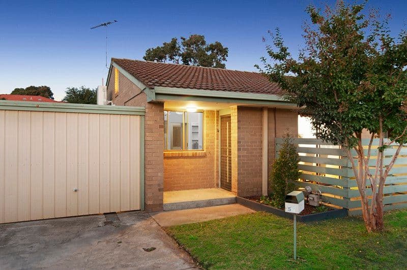 4 Frogmores Street, Pakenham, Pakenham - Thumbnail 2