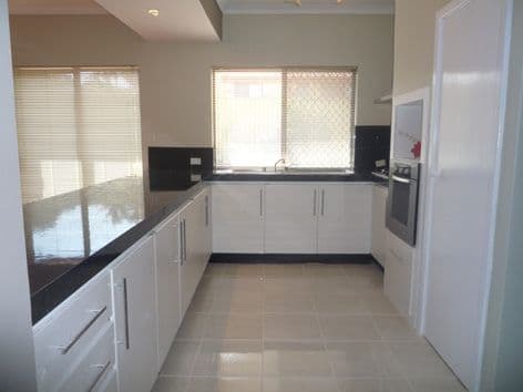 14 Gleneagles Way, HAMERSLEY WA 6022, Hamersley - Thumbnail 2