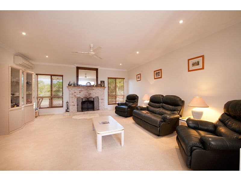 13 Rebecca Close, ROCKYVIEW QLD 4701, Rockyview - Thumbnail 3