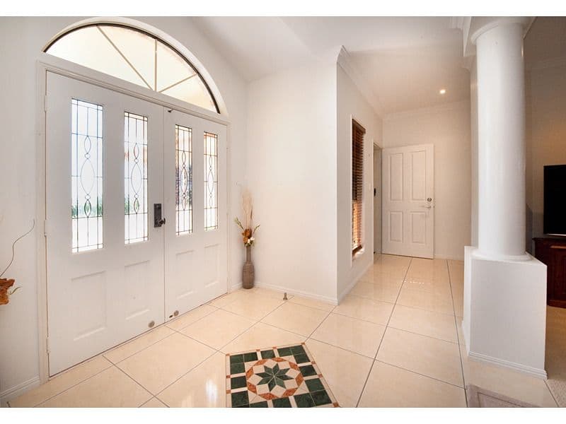 13 Rebecca Close, ROCKYVIEW QLD 4701, Rockyview - Thumbnail 6