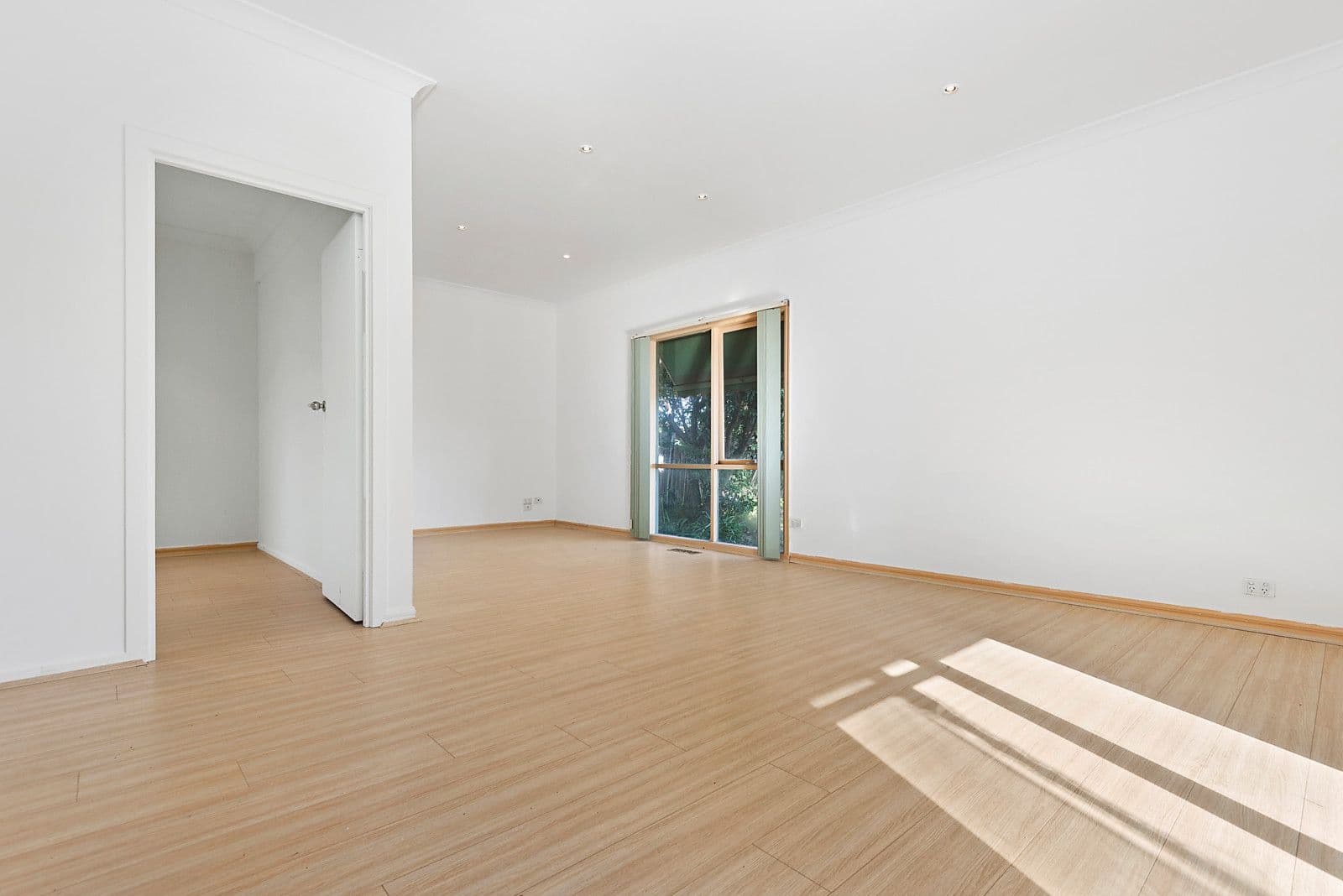 16 Keogh Street, Burwood VIC 3125, Burwood - Thumbnail 4