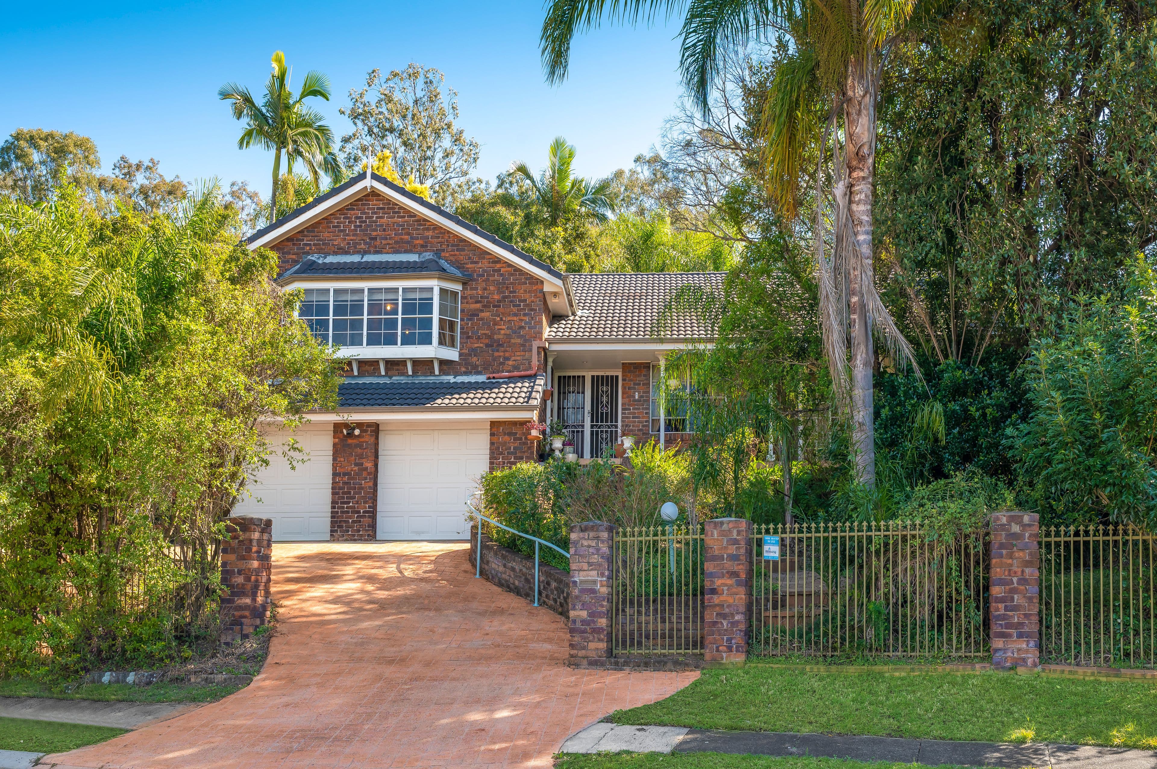 1 Hely Place, Mount Ommaney QLD 4074, Mount Ommaney - Image 1