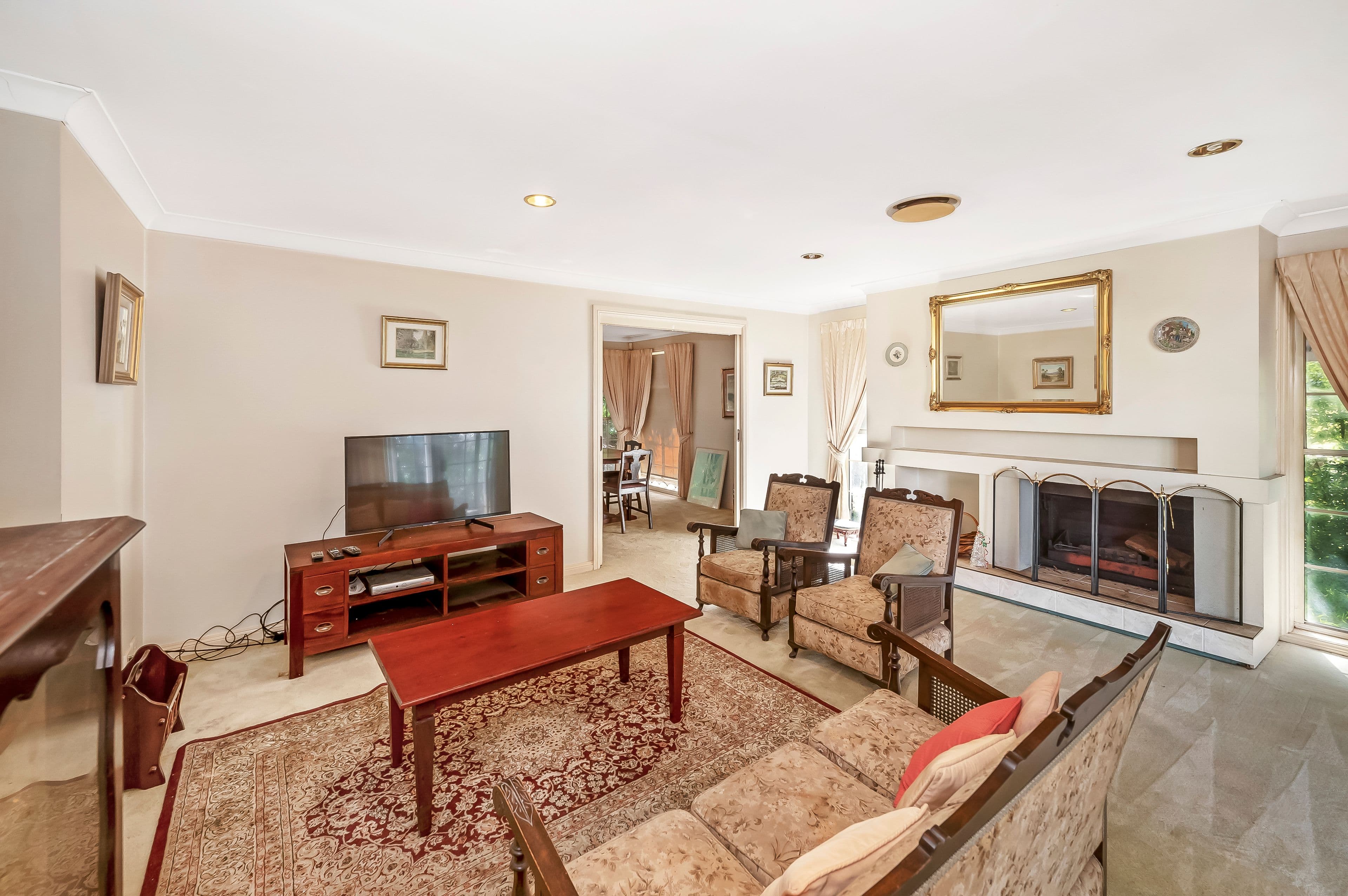 1 Hely Place, Mount Ommaney QLD 4074, Mount Ommaney - Thumbnail 3