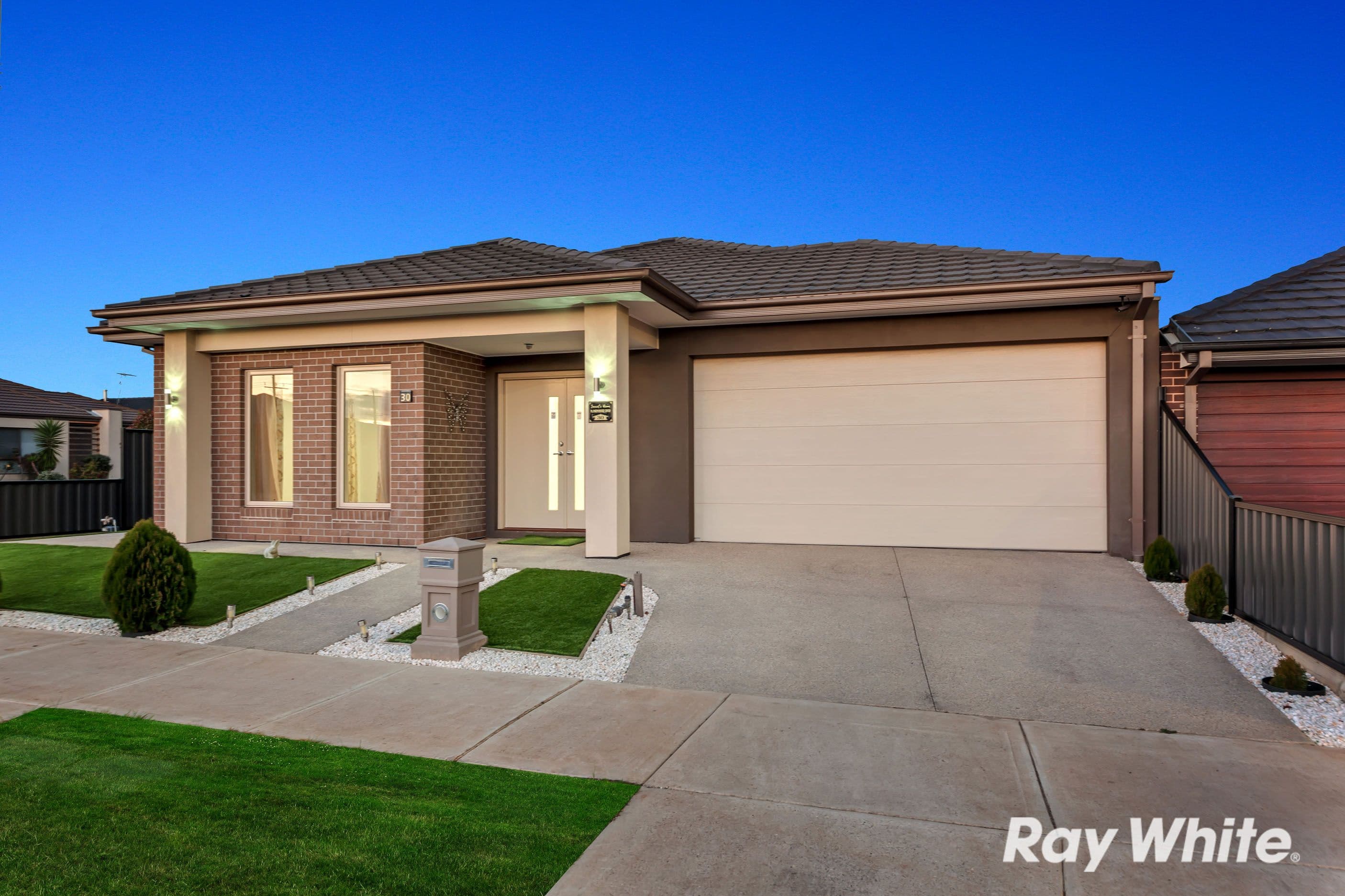 30 LAMBOURNE Avenue, Truganina VIC 3029, Truganina - Thumbnail 2