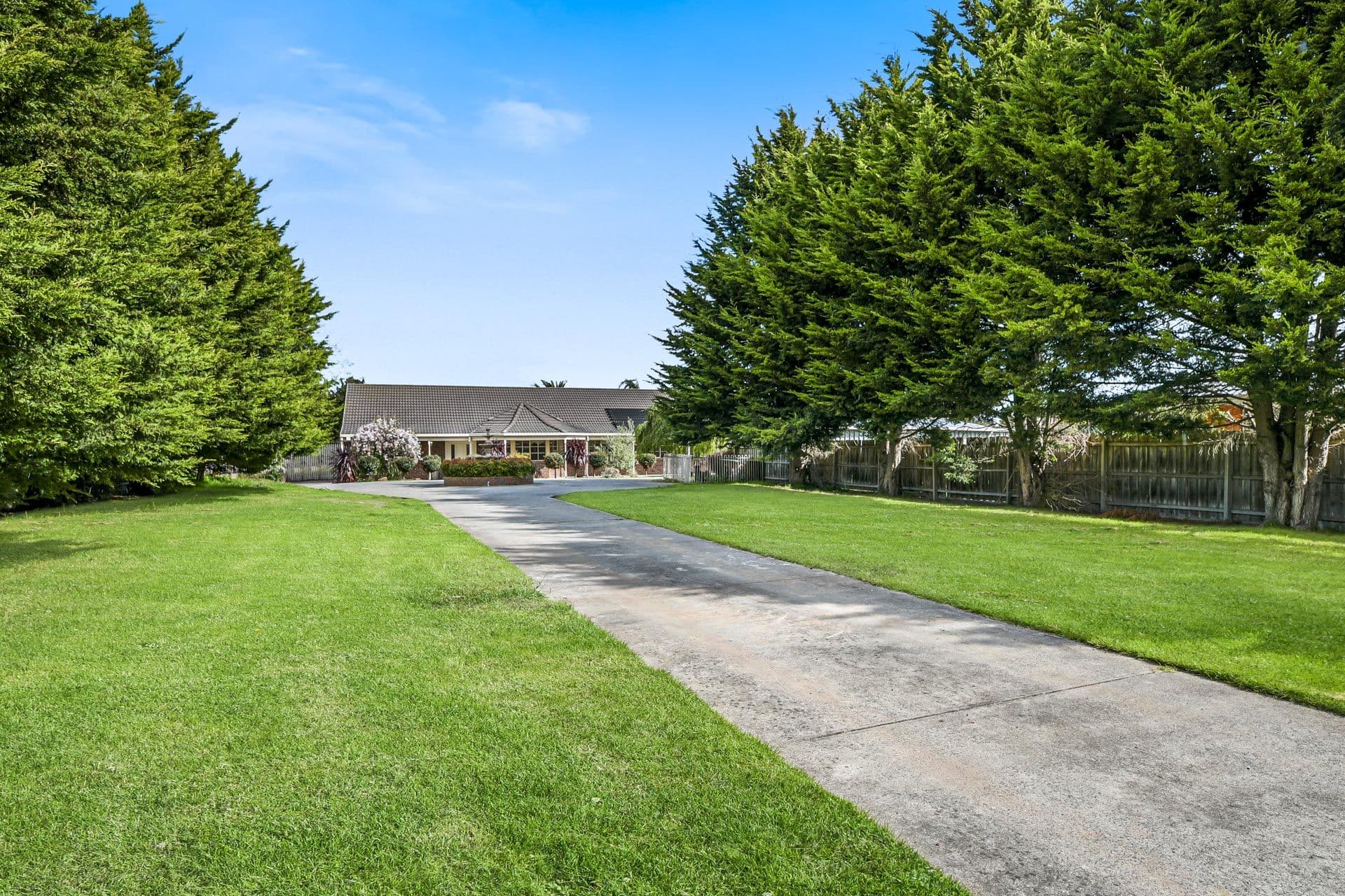 27 Crawley Road, Narre Warren North VIC 3804, Narre Warren North - Image 1