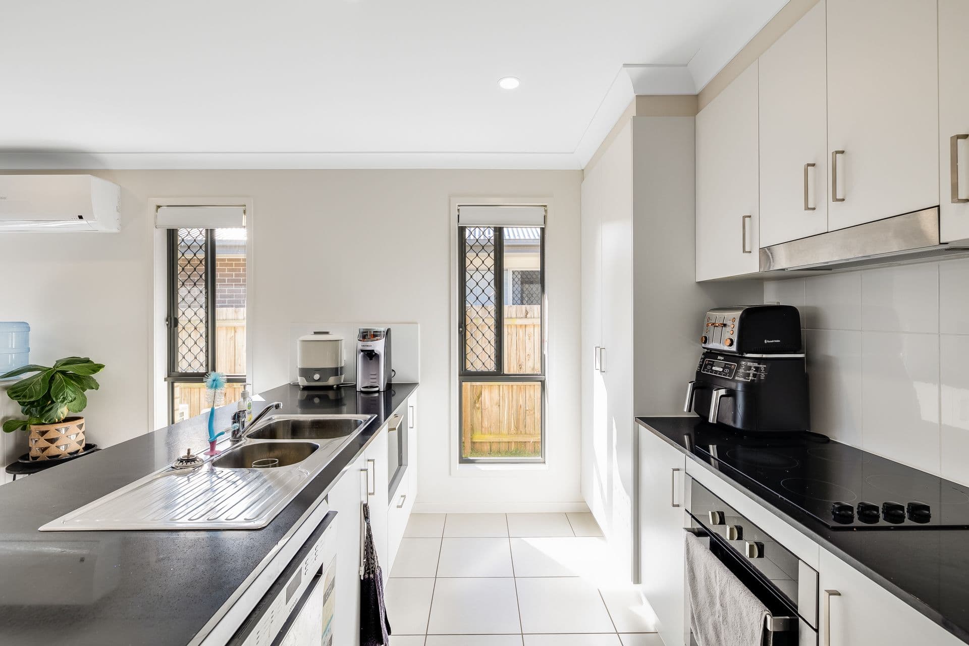 16 Mariette Street, Harristown QLD 4350, Harristown - Thumbnail 2