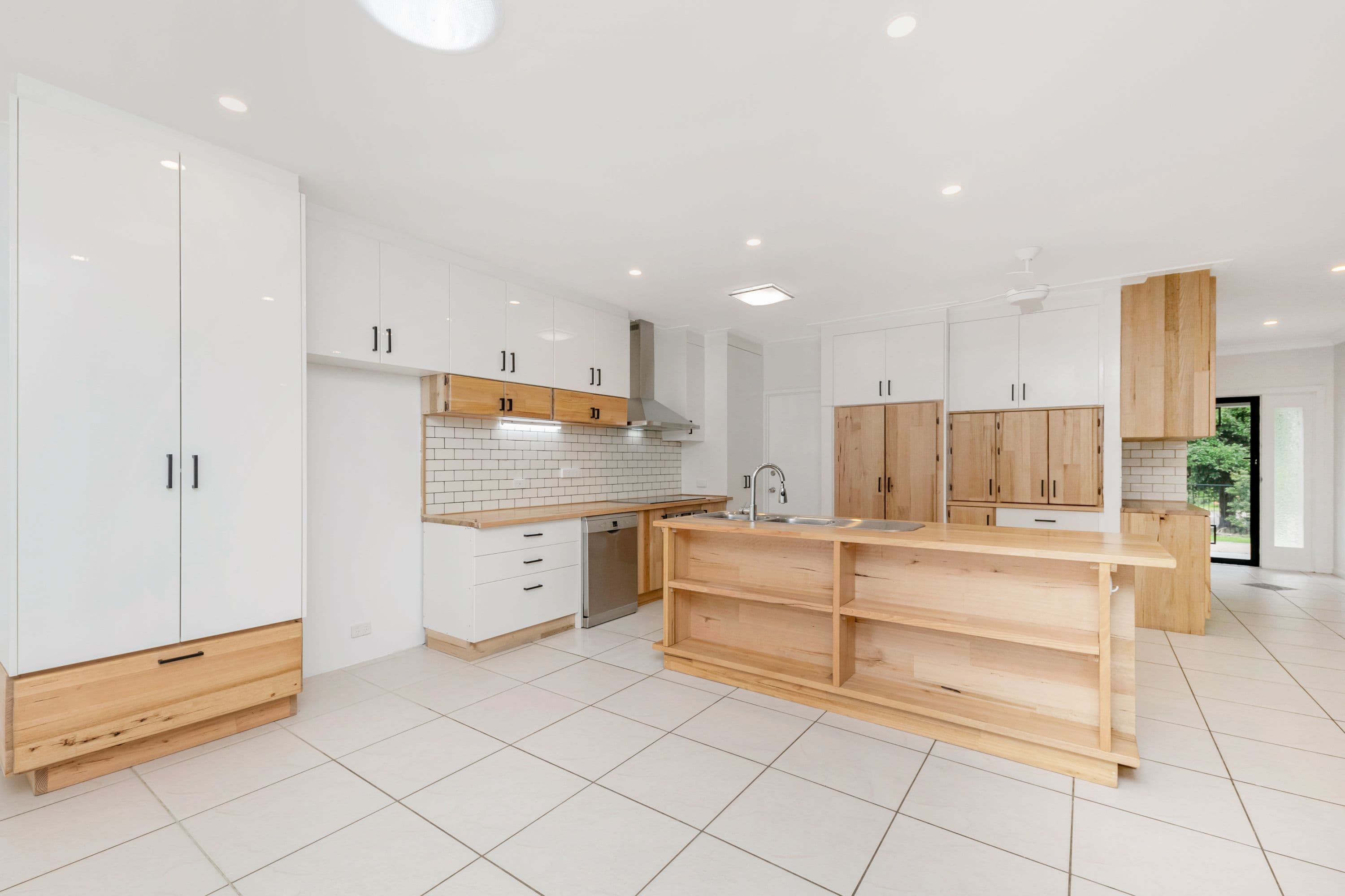 27 Moreton Ash Drive, Douglas QLD 4814, Douglas - Thumbnail 2