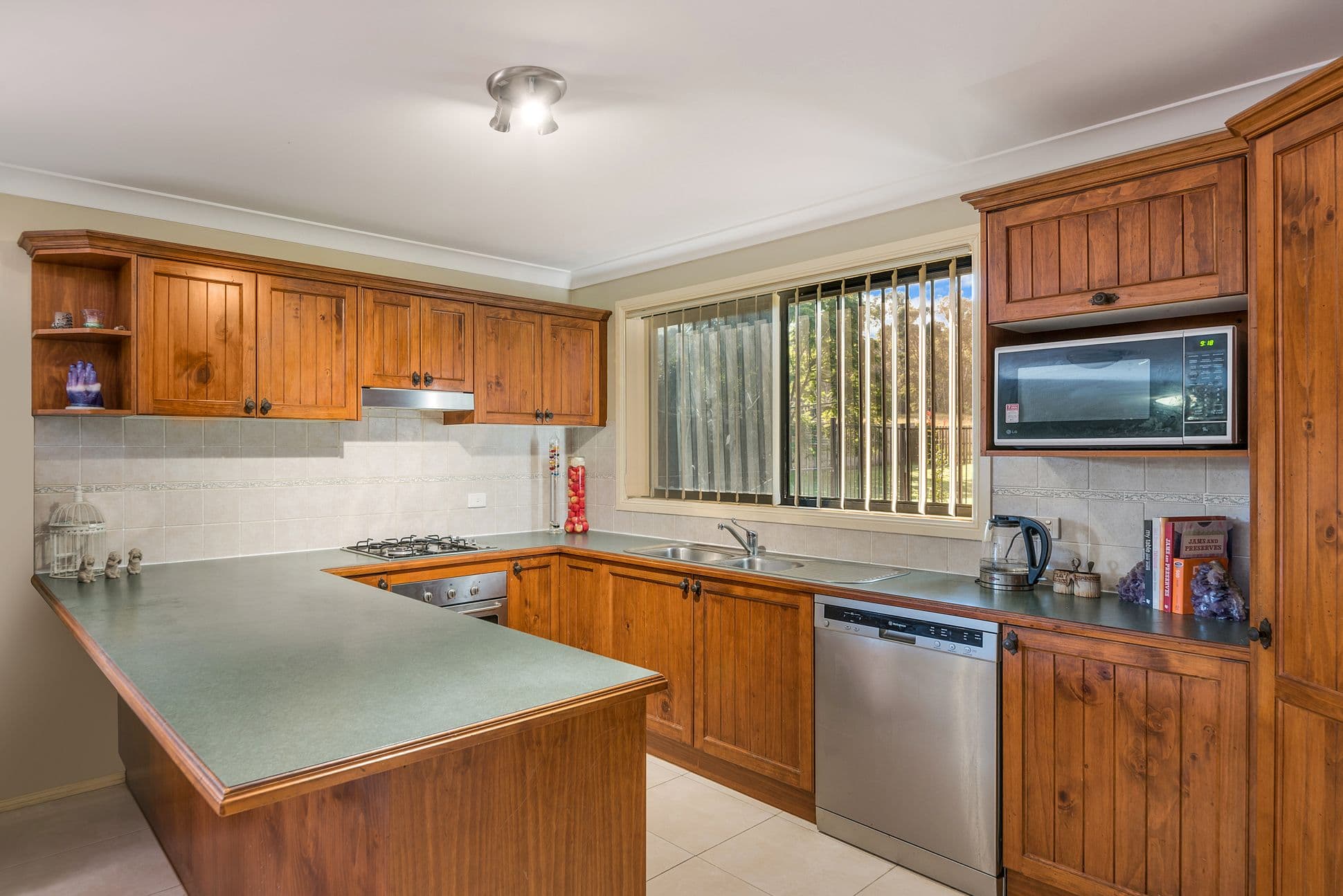 38 Farmhouse Place, Currans Hill - Thumbnail 2