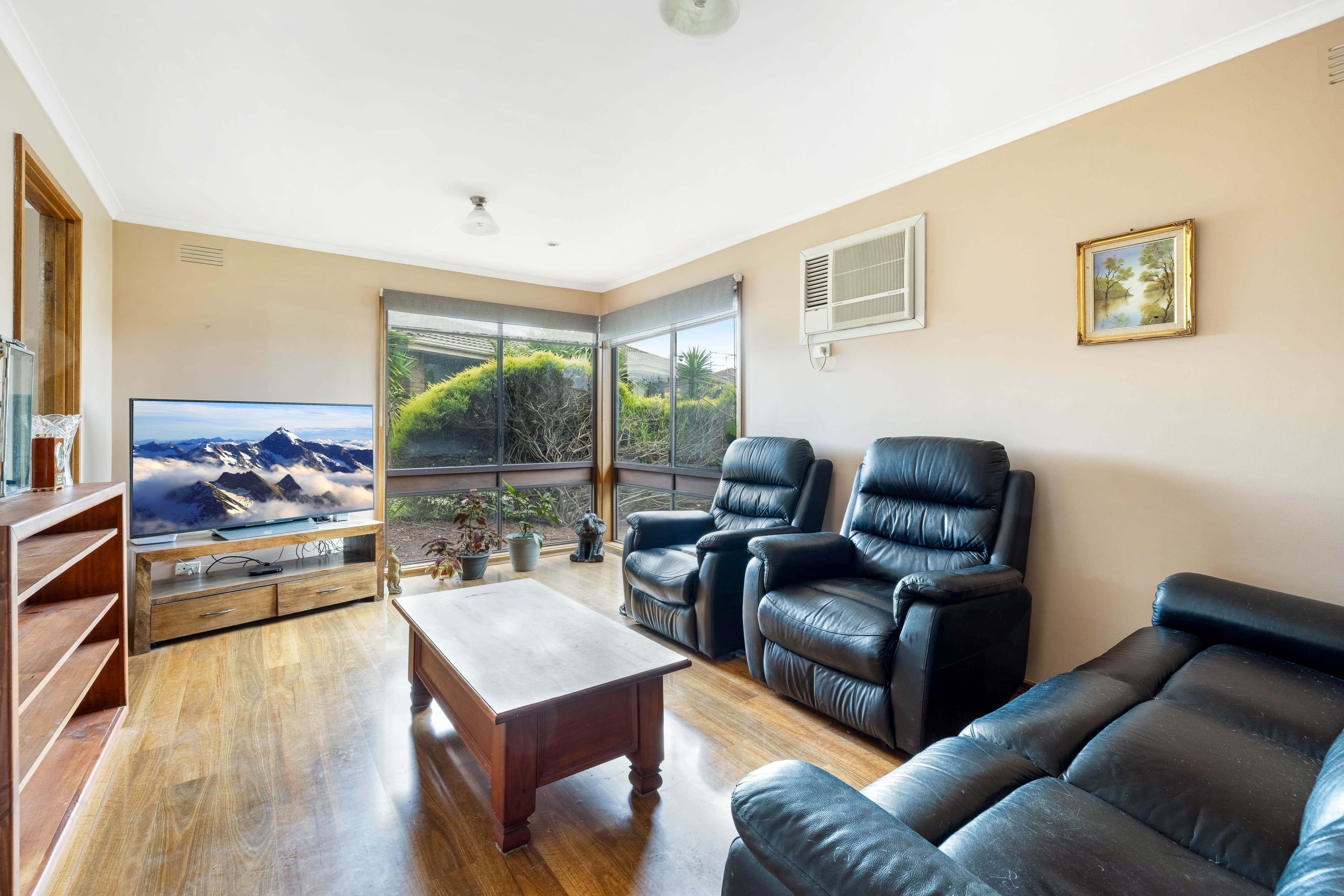 13 Yandoit Court, Meadow Heights VIC 3048, Meadow Heights - Thumbnail 2