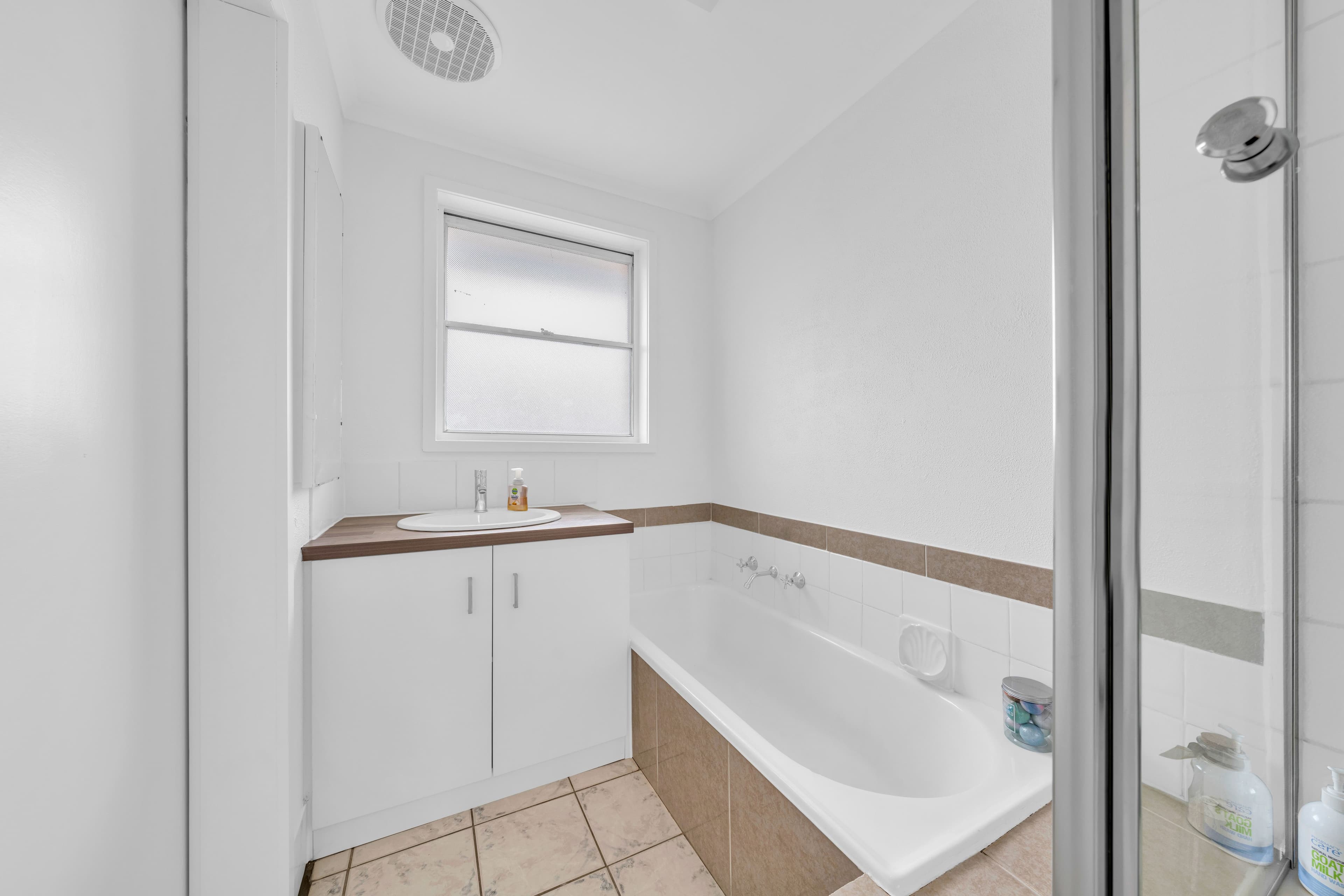 111 Rosemary Crescent, Frankston North VIC 3200, Frankston North - Thumbnail 8
