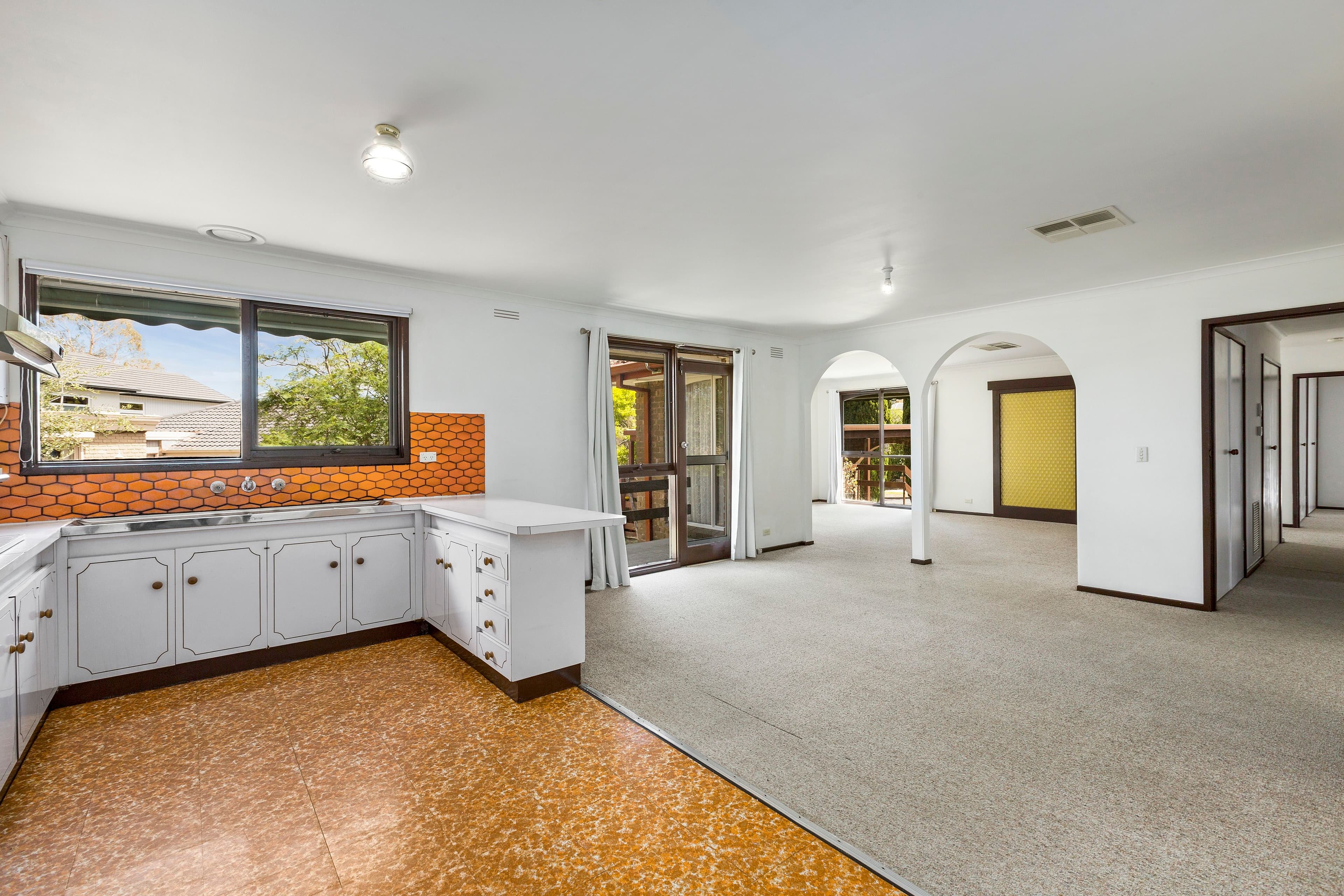 11 Hertford Road, Doncaster East VIC 3109, Doncaster East - Thumbnail 2