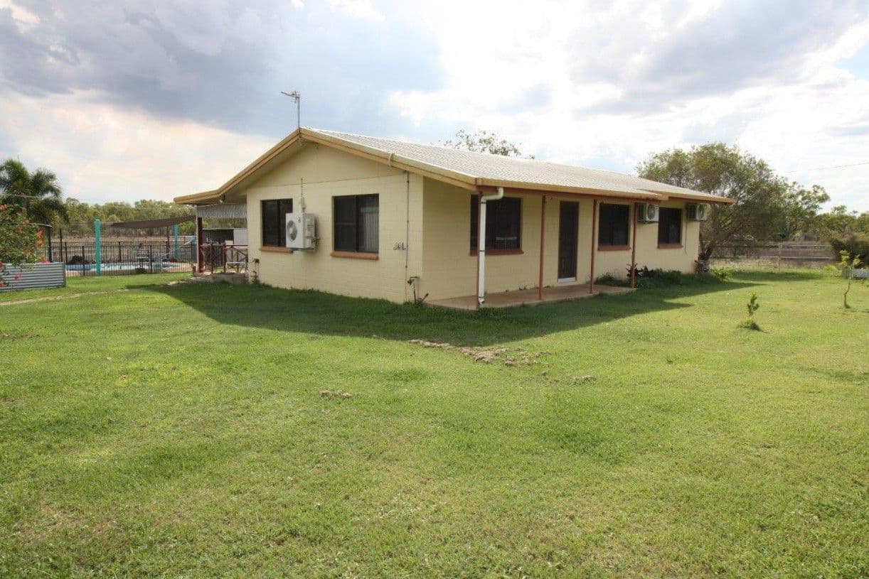 121 Wellington Road, Southern Cross QLD 4820, Southern Cross - Thumbnail 2