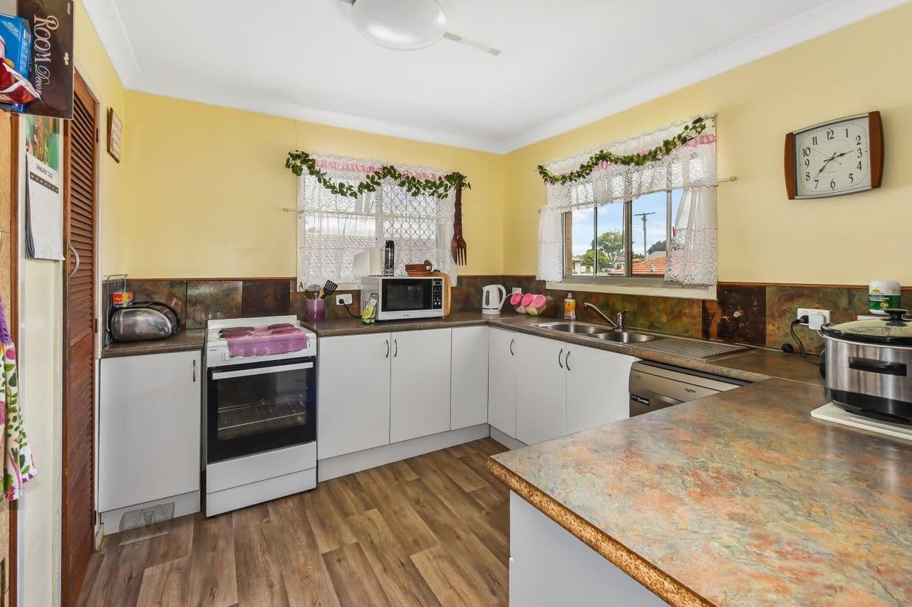 10 Croxley Street, Harristown QLD 4350, Harristown - Thumbnail 3