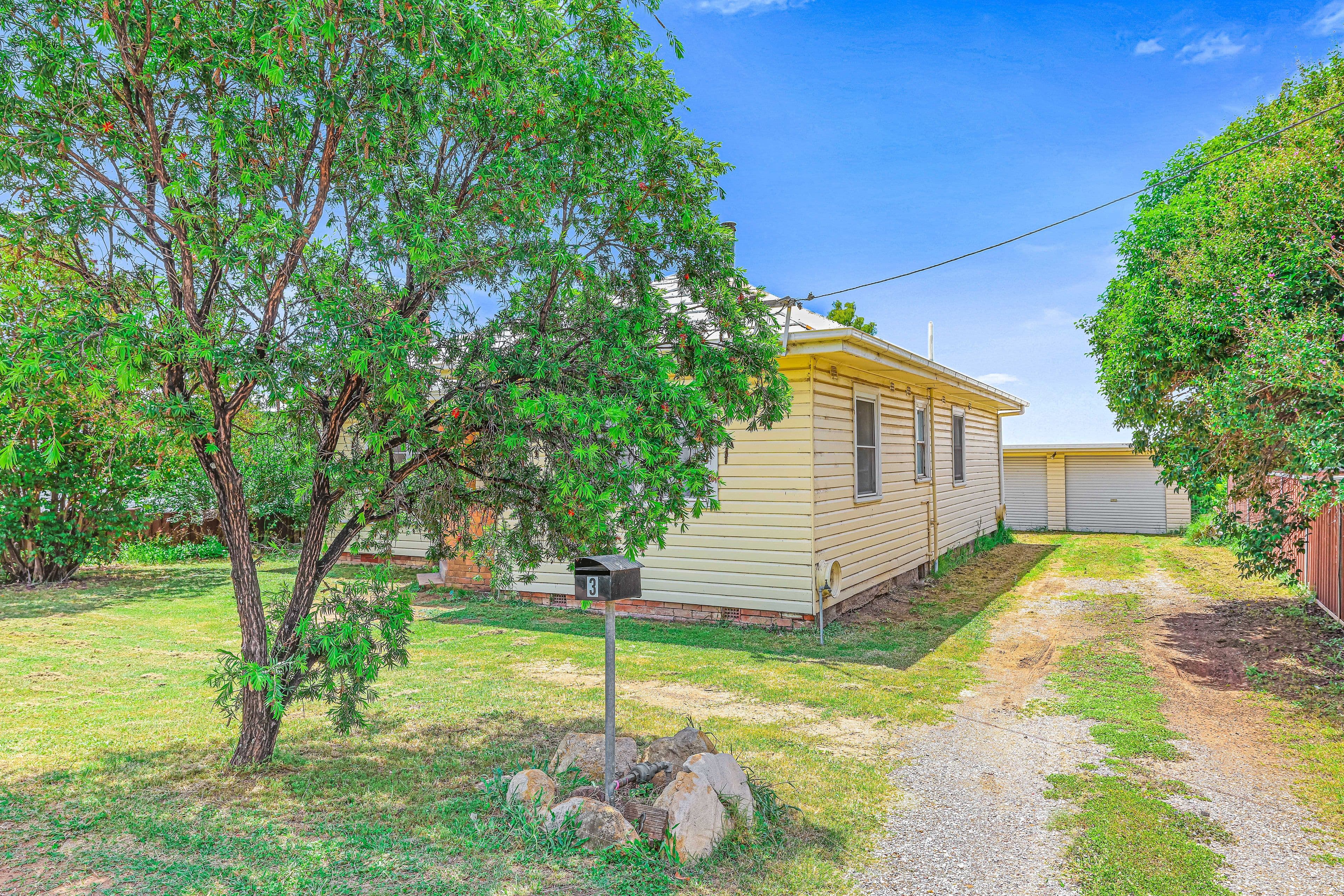 3 Stewart Avenue, Tamworth NSW 2340, Tamworth - Thumbnail 2