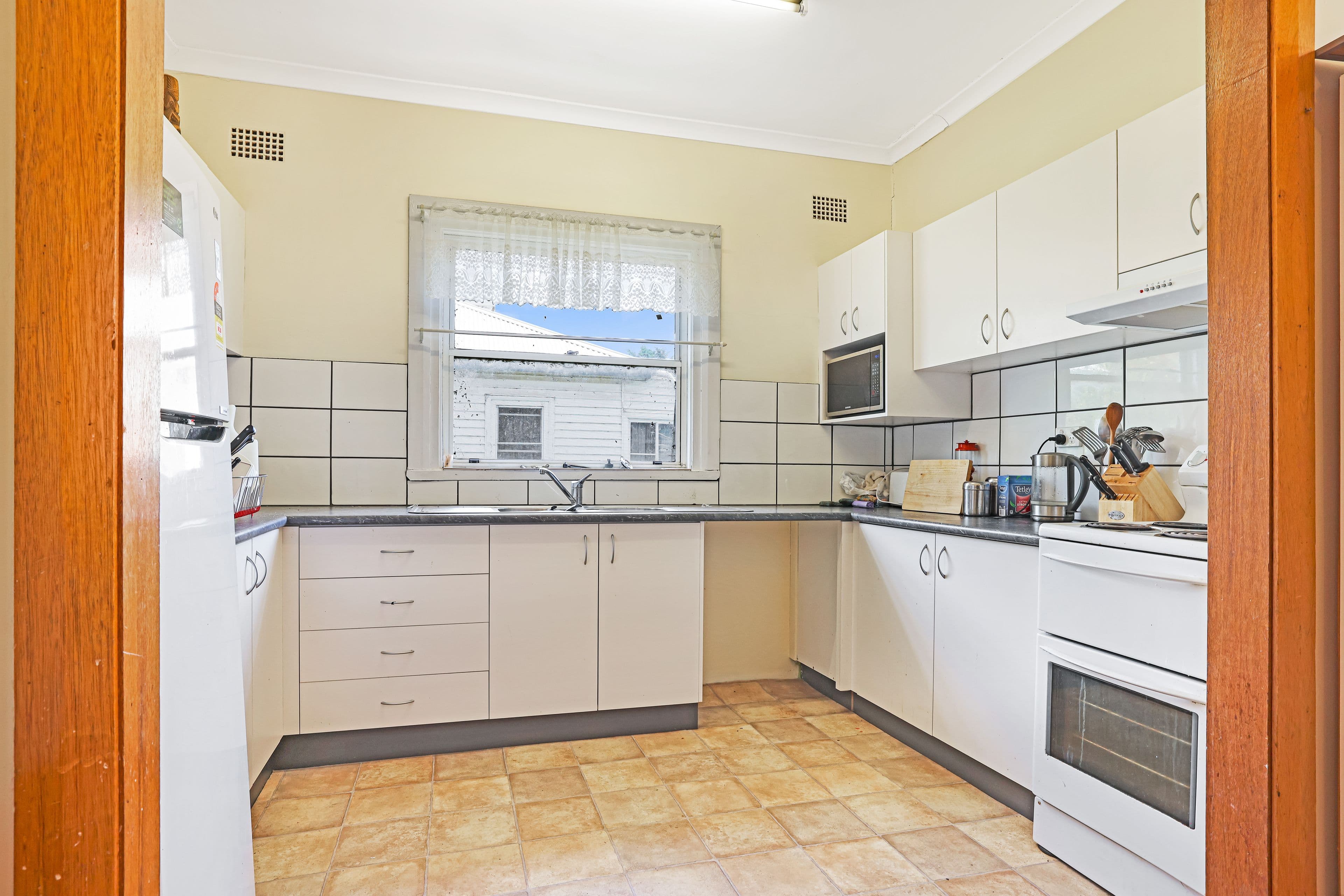 3 Stewart Avenue, Tamworth NSW 2340, Tamworth - Thumbnail 4