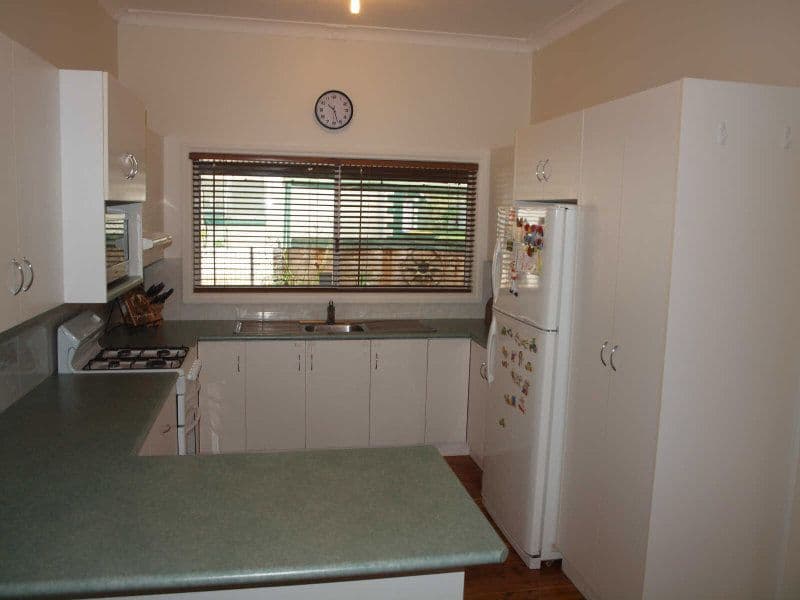 27 Chantilly Street, NARRANDERA NSW 2700, Narrandera - Thumbnail 4
