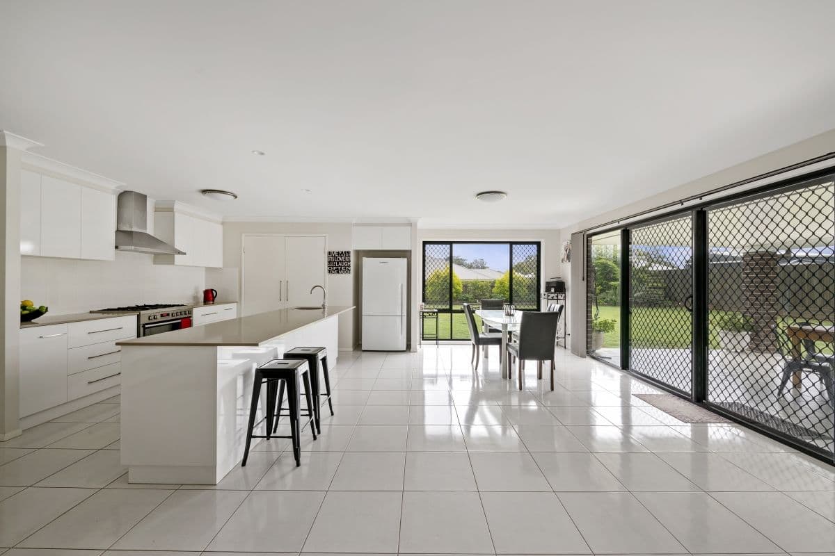 24 Lockyer Street, Kleinton QLD 4352, Kleinton - Thumbnail 2